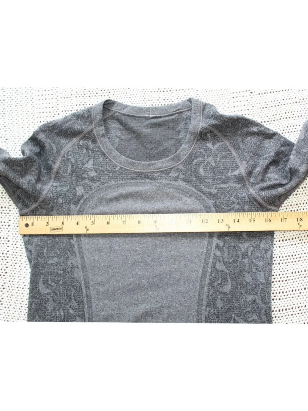 Lululemon Swiftly Tech Long Sleeve Crew Heathered Black Size 8 Sporty Gym Casual